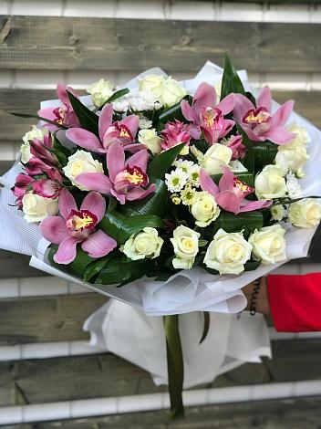 Букет цветов из: Розы и Хризантемы в Дивеево