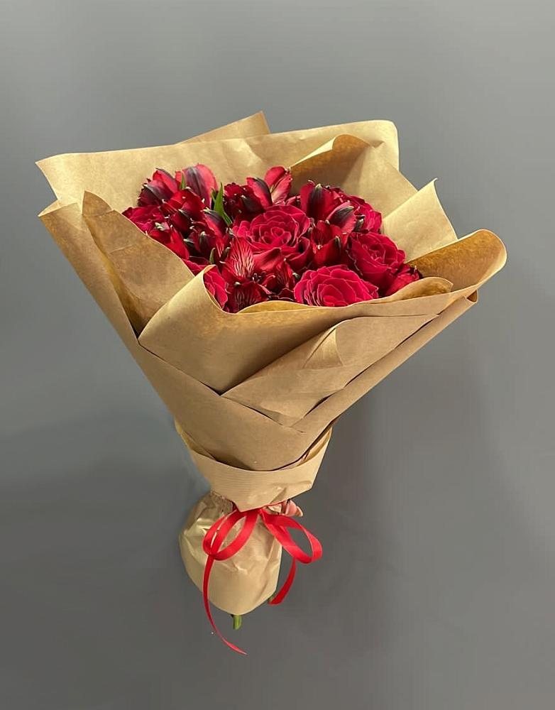 Букет цветов из: Альстромерии и Розы в Дивеево