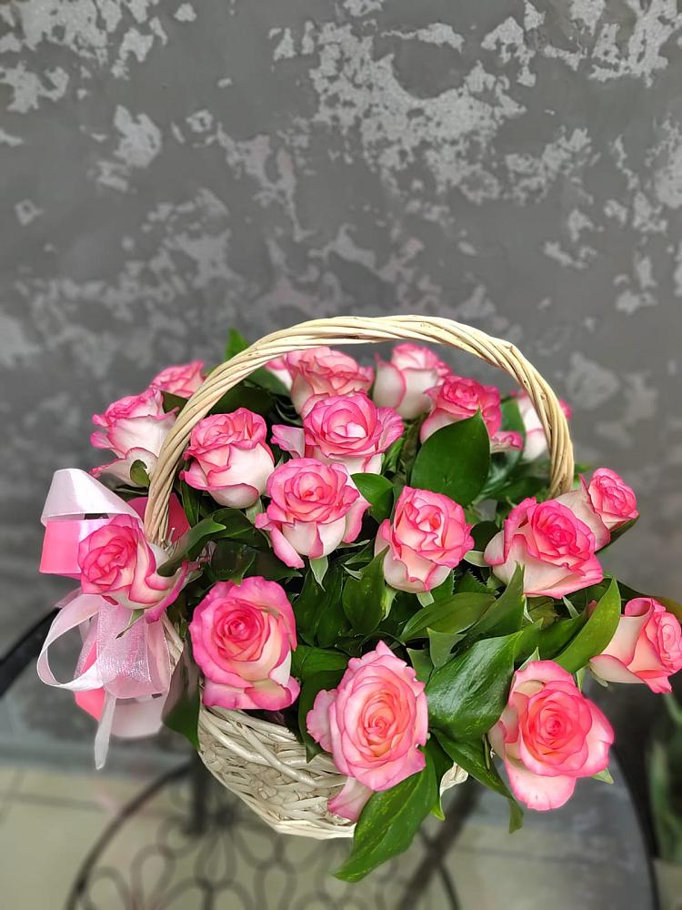 Цветочная композиция из Розы в корзине в Дивеево