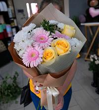 Букет цветов из:  Герберы, Розы и Хризантемы в Дивеево
