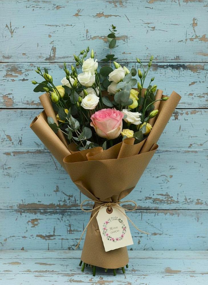 Букет цветов из: Розы и Лизиантусы в Дивеево