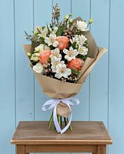 Букет цветов из:  Альстромерии, Лизиантусы, Розы и Хризантемы в Дивеево