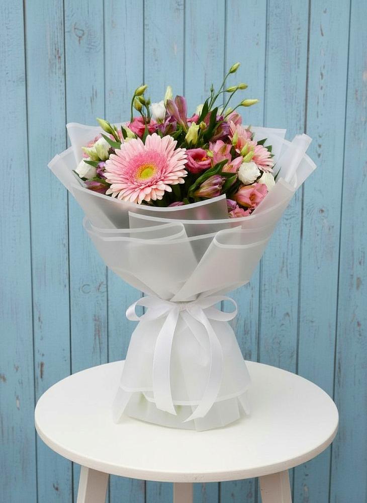 Букет цветов из: Герберы, Альстромерии и Лизиантусы в Дивеево