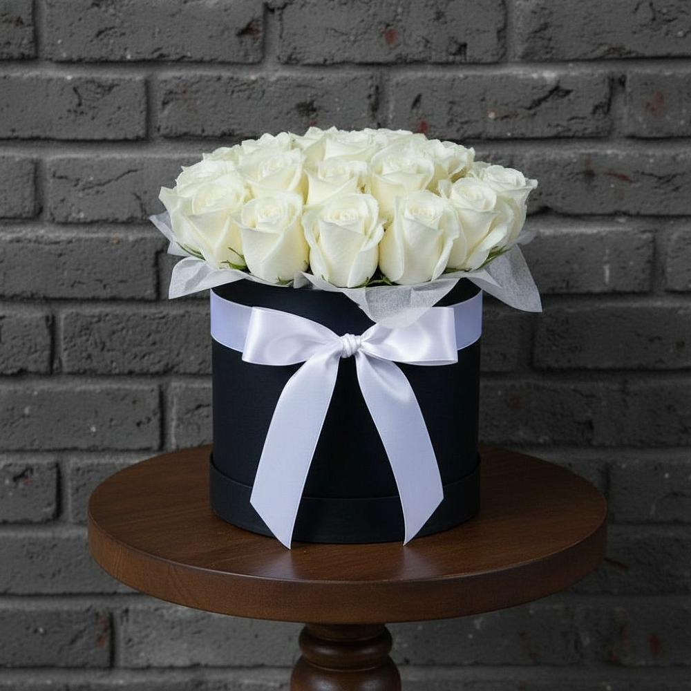 Цветочная композиция из Розы в шляпной коробке в Дивеево