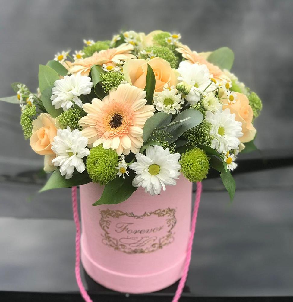 Цветочная композиция из Розы, Герберы и Хризантемы в шляпной коробке в Дивеево