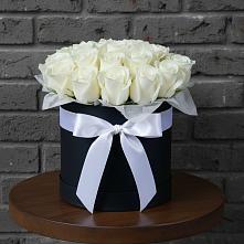 Цветочная композиция из Розы в шляпной коробке в Дивеево